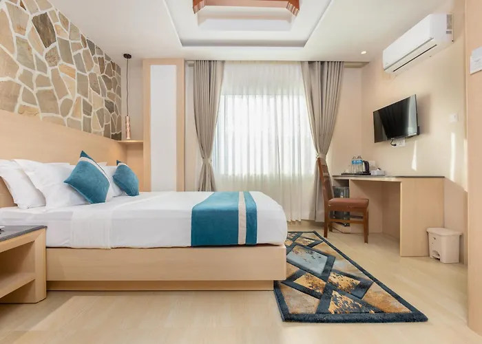 Hotel Tulsi 4*