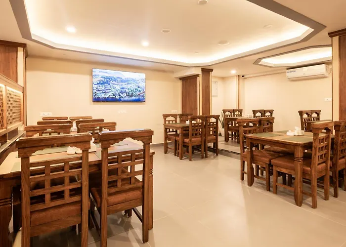 Hotel Tulsi 4*