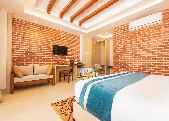 Hotel Tulsi 4*